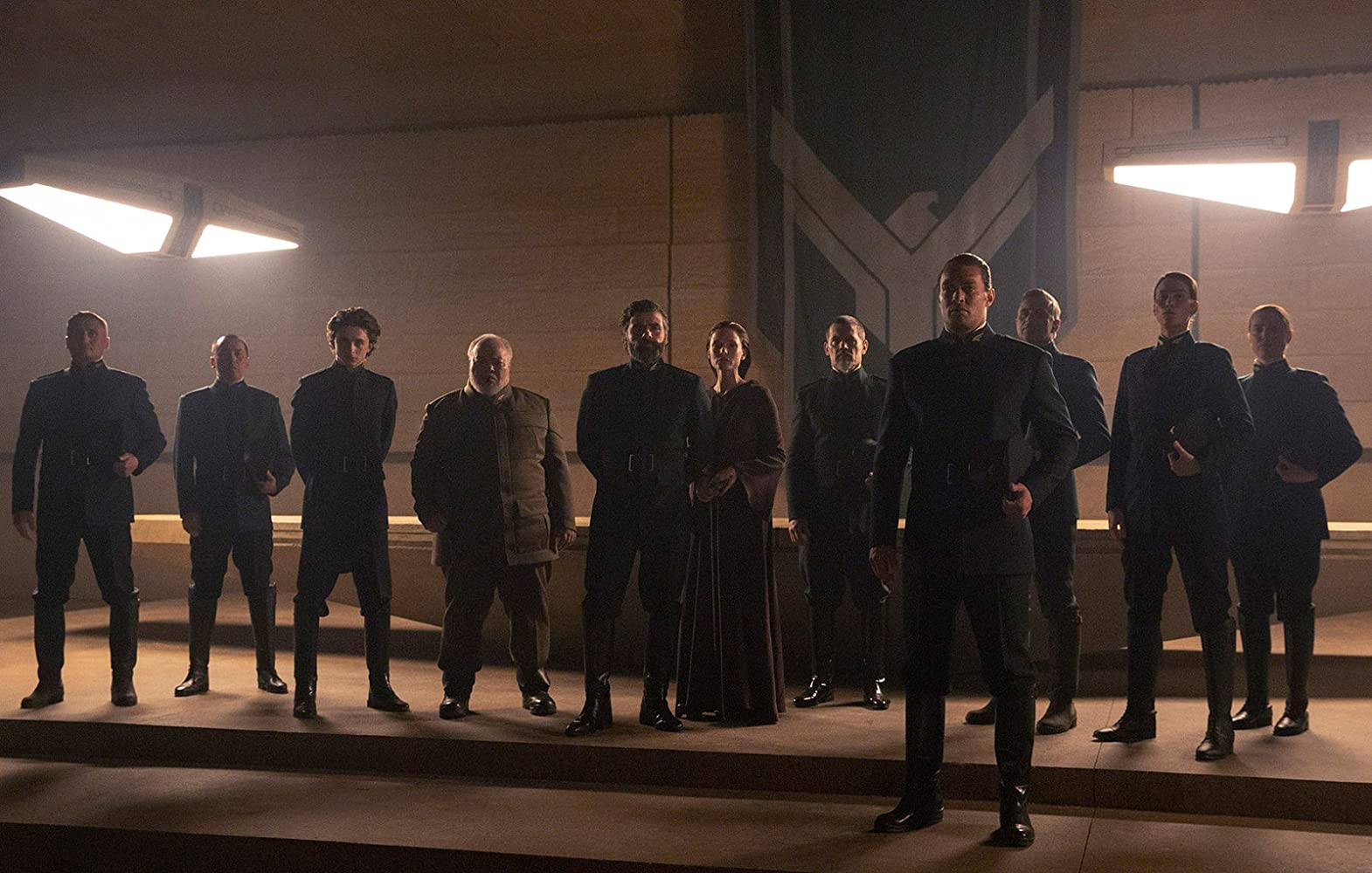 Josh Brolin, Rebecca Ferguson, Stephen McKinley Henderson, Jason Momoa, Oscar Isaac, and Timothée Chalamet in Dune (2020)