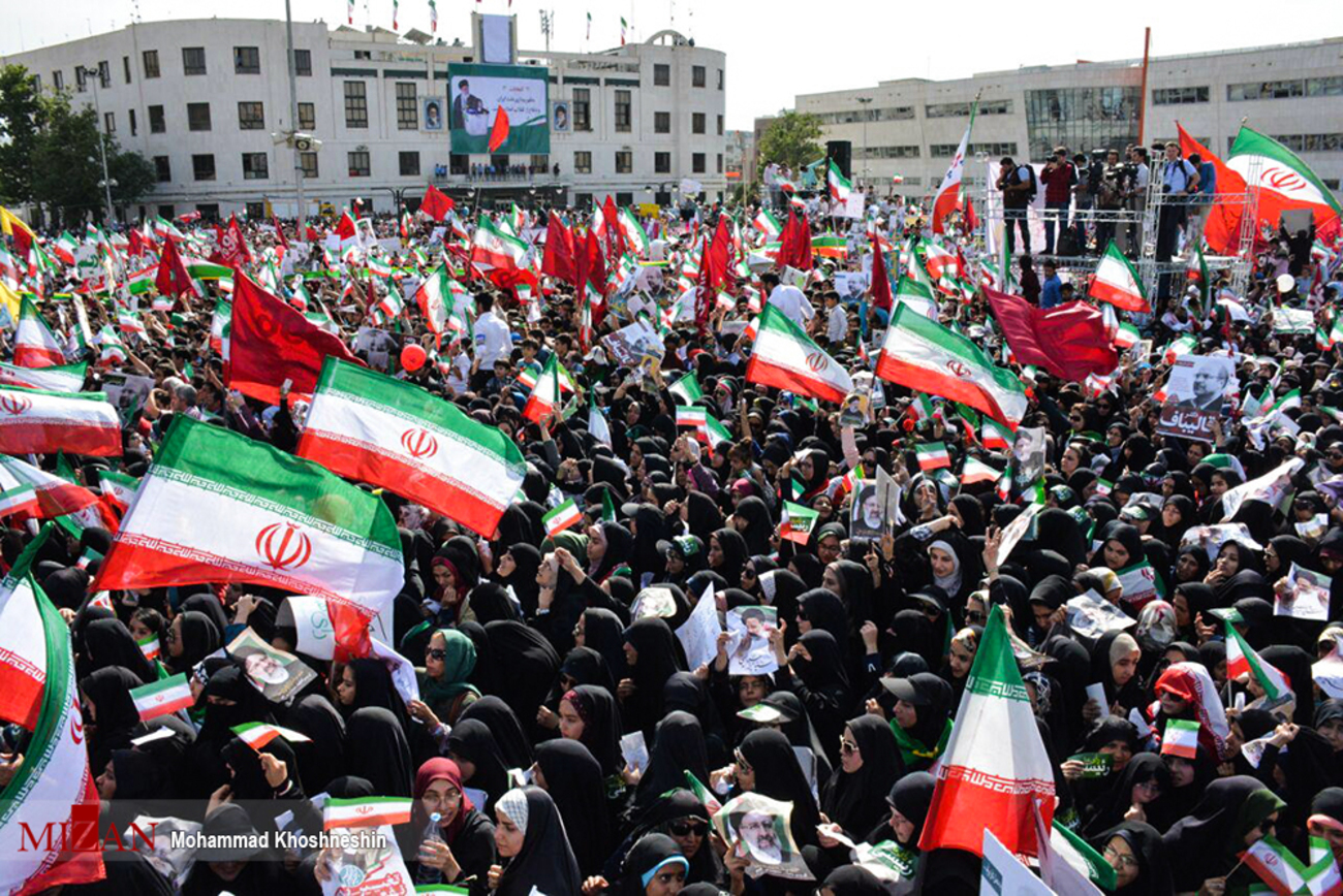 تصویر هوایی از اجتماع حامیان حجت الاسلام رئیسی در میدان شهدای مشهد| نیم ساعت قبل از شروع رسمی برنامه