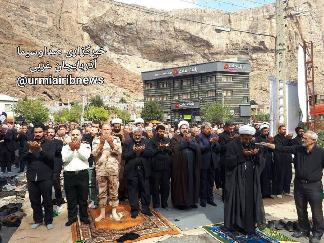 نماز ظهر عاشورا در ماکو
