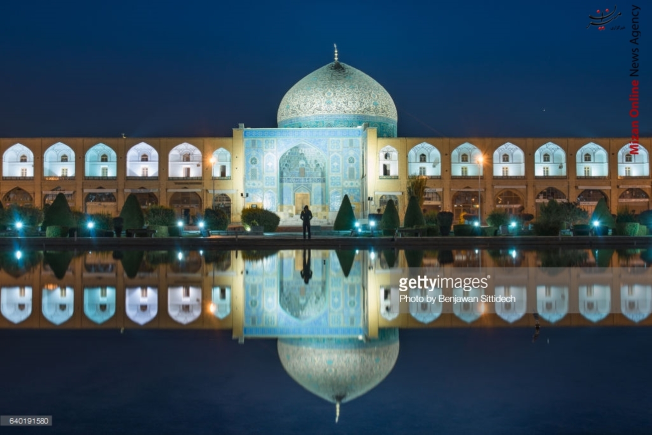 مسجد شیخ لطف الله در میدان نقش جهان اصفهان