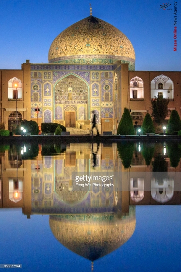 مسجد شیخ لطف الله در میدان نقش جهان اصفهان