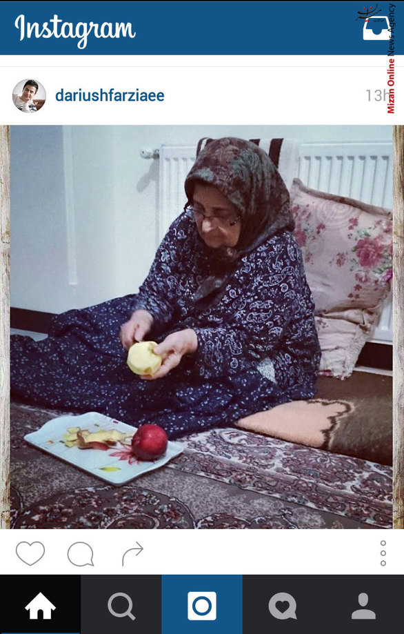 عکسی از مادر عمو پورنگ - داریوش فرضیایی در تازه ترین پست خود در اینستاگرام نوشت: هیچکس مثل تو به من نزدیک نیست
هیچکس هم مثل تو مرا نمی فهمد 
حال چه کنم تا حال خرابم را از تو پنهان بدارم 
تویی که اینروزا هم چون کودکی معصوم نیاز به مراقبت داری
تویی که اینروزا 
کنج خانه ای و خاطرات زندگی ات را به نظاره نشسته ای 
گاه با عکس؛ گاه با حرف
باور نمیکردم ولی حالا باور میکنم 
که دیگر تو کودک من شدی 
و من بایستی ترا با تمام وجودم در آغوش بگیرم تا احساس تنهایی نکنی 
باید نازت را بکشم باید نوازشت کنم 
باید هوای دلت را داشته باشم 
کودک عزیزم ای مادر مهربانم........