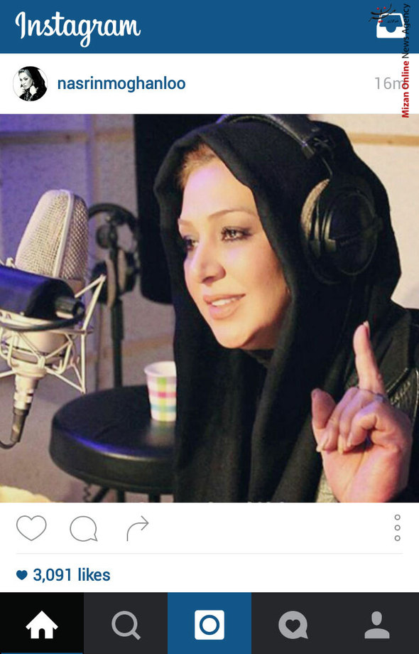 نسرین مقانلو در حال ضبط دکلمه