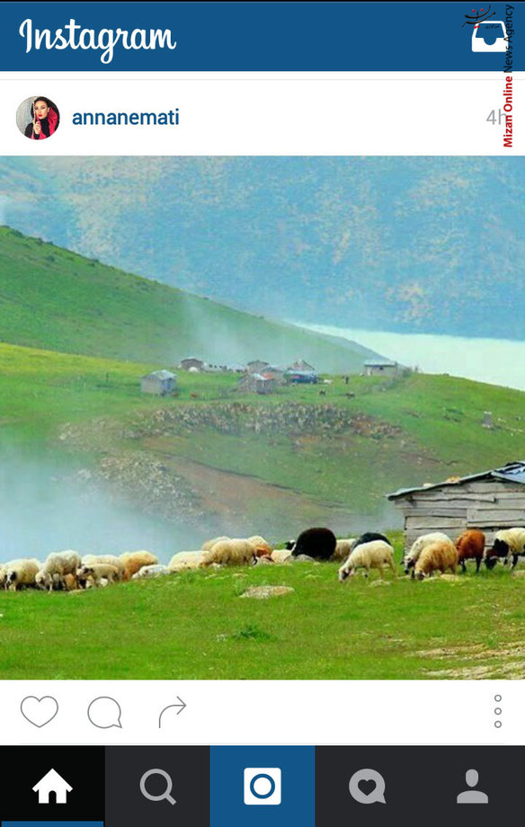 آنا نعمتی نیز در تازه ترین پست خود در اینستاگرام نوشت:
و اینحا کسی بی قرار است.
بی قرار بوی یاس
بی قرار نفس های گرم خورشید 
بوی سبزه و اب
از پس پشت کوه های بلند 
راست از پشت دماوند سرفراز 
چه خرامان پا به این سو می نهی.
گرم و شاد با یک بغل بنفشه به دامن 
ای بهار زیبا.
فرحناز عباسی دارابی