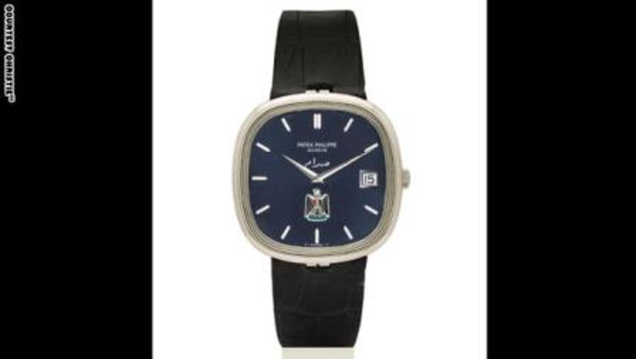 Patek Philippe، از طلای سفید 18 عیار در سال 1979 برای دولت عراق در زمان حاکمیت صدام و رژیم بعث ساخته شد. قیمت آن 8 تا 12 هزار دلار  است. 