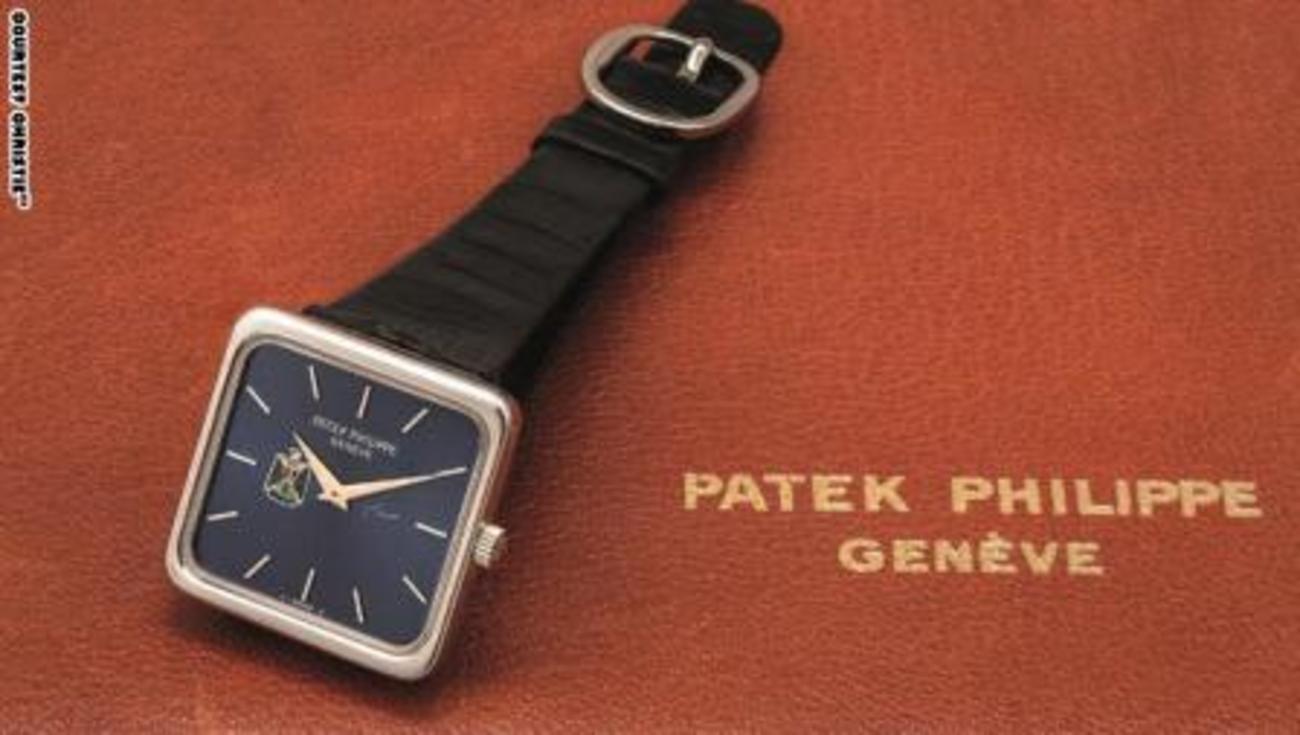 Patek Philippe، این ساعت در سال 1980 برای عراق ساخته شد که 18 سنگ قیمتی در آن کار شده است. قیمت این ساعت 8 تا 12 هزار دلار است. 