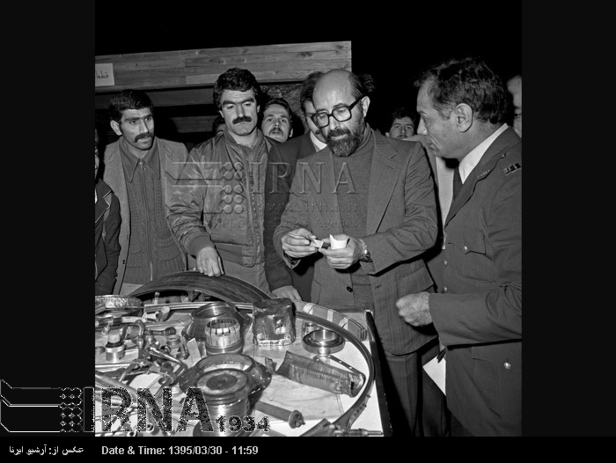 مصطفی چمران دی ماه 1358 در سمینار «رهایی از سلطه صنعتی آمریکا» حضور دارد.