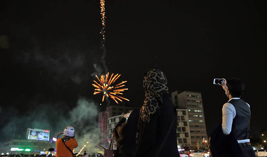 نور افشانی شب میلاد حضرت زهرا (س) در میدان ولی‌ عصر (عج)