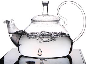 از خواص درمانی آب جوشیده‌ ولرم چه میدانید؟