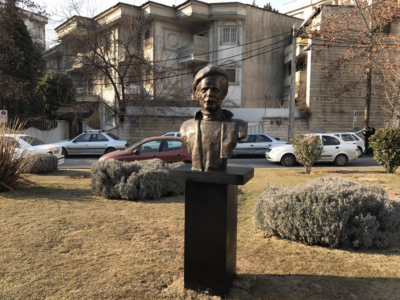 مجسمه پست؛ از سرقت تا خانه جدید/ خطر نصب مجسمههایی با جنس فایبرگلاس در سطح شهرها مجسمه پست؛ از سرقت تا خانه جدید/ خطر نصب مجسمههایی با جنس فایبرگلاس در سطح شهرها