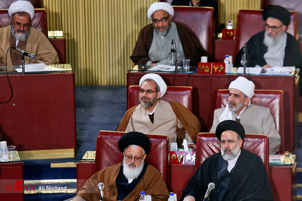 حجت الاسلام رئیسی در مجلس خبرگان رهبری حجت الاسلام رئیسی در مجلس خبرگان رهبری