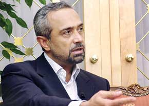 نهاوندیان آخرین وضعیت سلامت و رسیدگی به حجاج ایرانی را پیگیری کرد