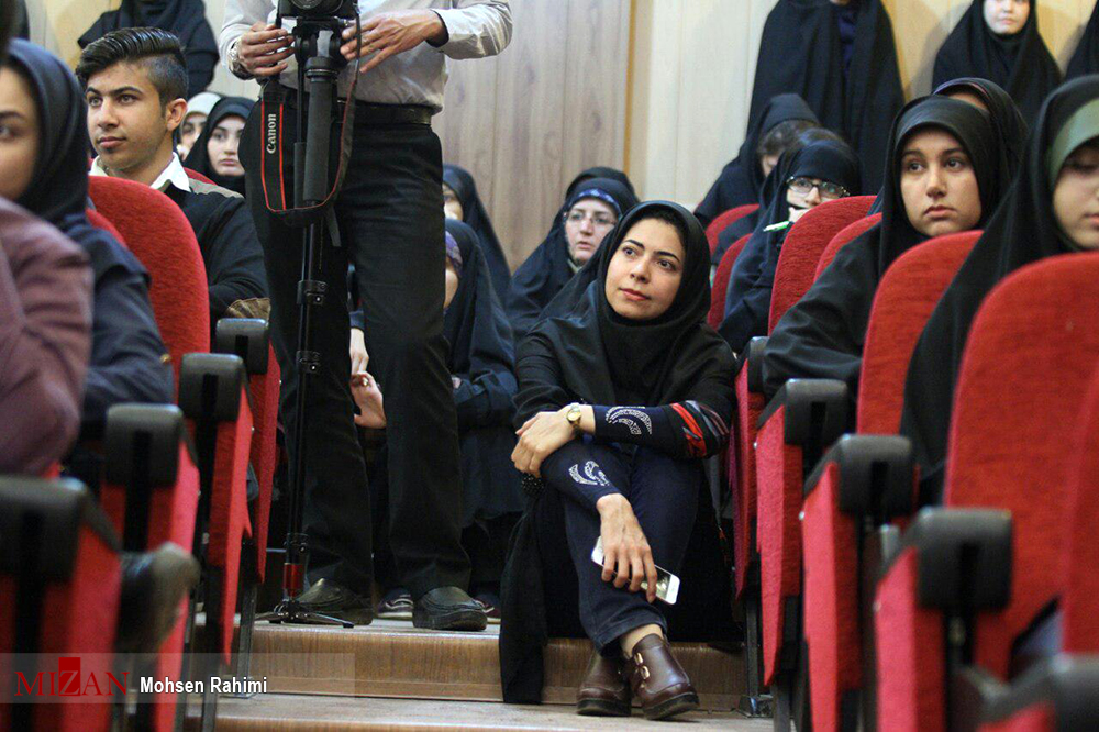 مناظره دانشجویی