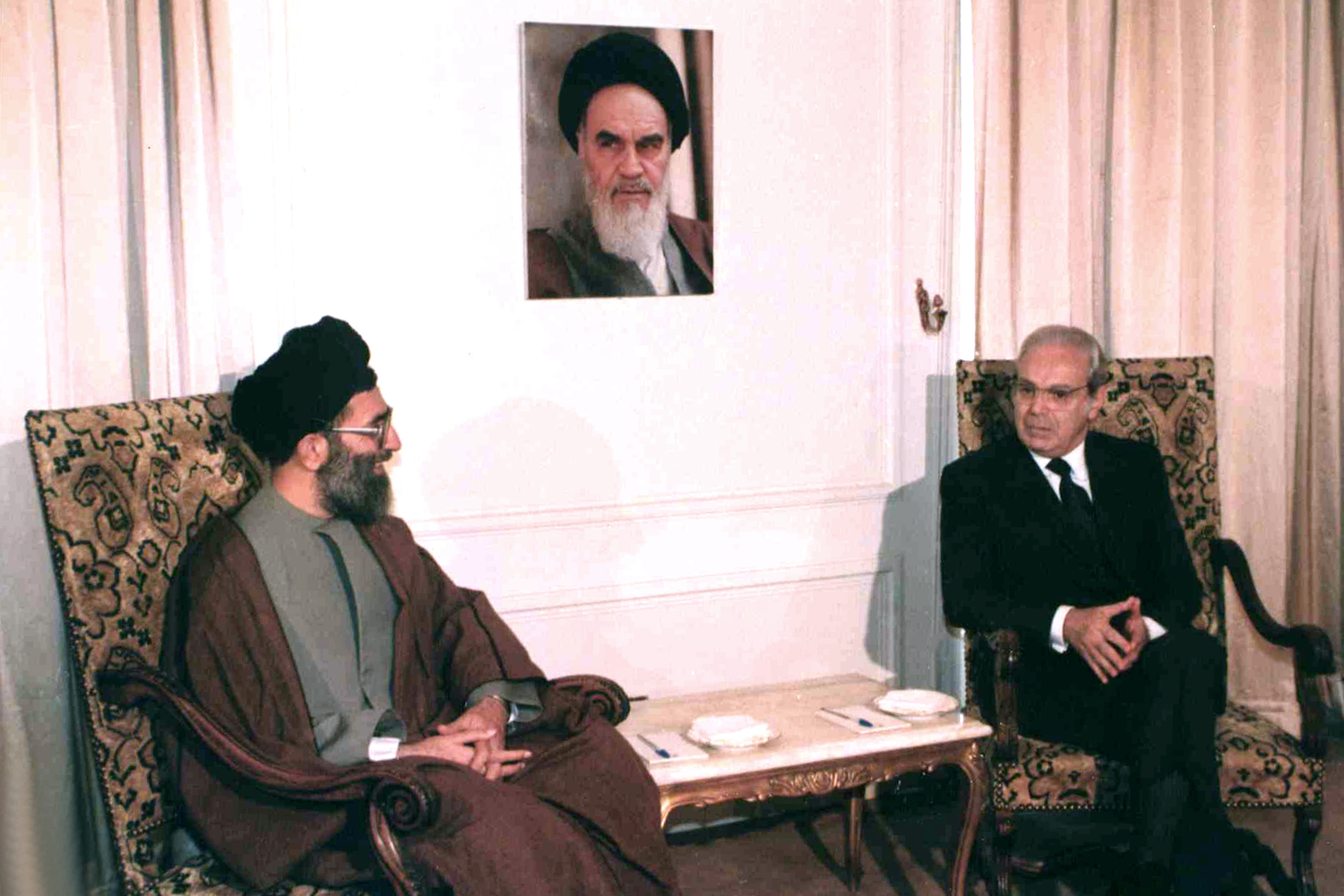 تصاویر دیدار دبیرکل وقت سازمان ملل با حضرت آیت الله خامنه ای در دوران ریاست جمهوری