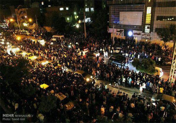 گاف جدید منافقین/ جشن هستهای یا صف خرید خودرو گاف جدید منافقین/ جشن هستهای یا صف خرید خودرو