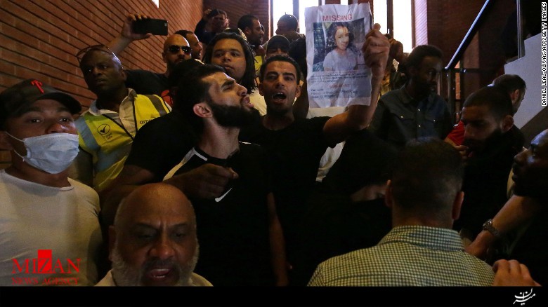 ادامه تظاهرات در لندن در پی آتشسوزی در گرنفل ادامه تظاهرات در لندن در پی آتشسوزی در گرنفل