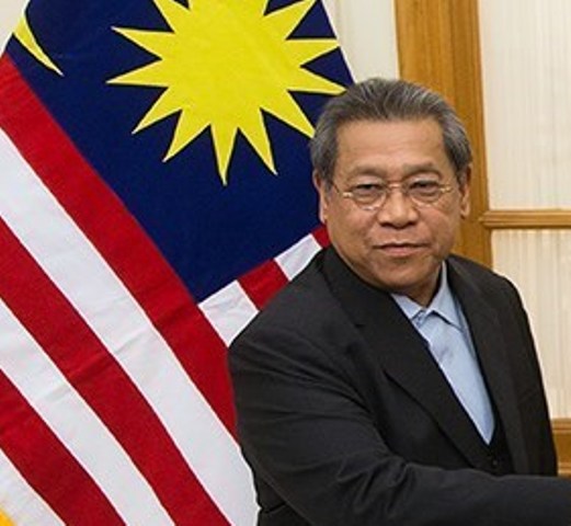 تان