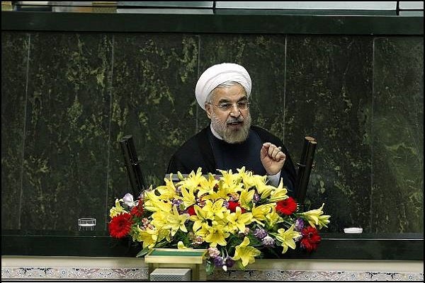 از رهبر انقلاب که با رهنمودهای خود از آزادی کشور حراست کرده تشکر می‌کنم/ دولت برای اصلاح ساختارها به کمک مجلس و قوه قضائیه نیازمند است