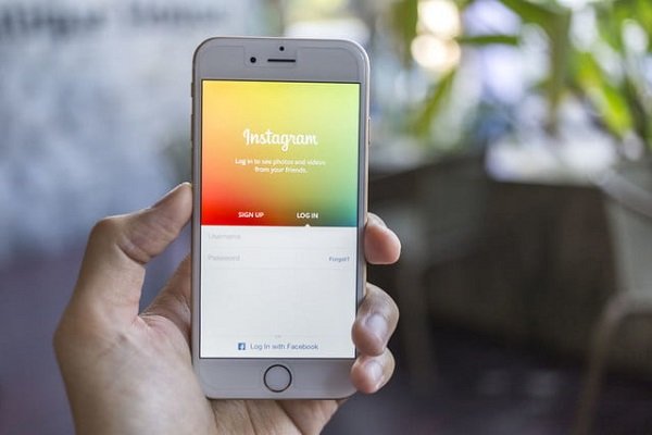 دو برنامه IOS و اندروید برای ذخیره استوری‌ها اینستاگرام بر روی گوشی/عمده دلایل انفجار پاور بانک ها/امنیت تلگرام خود را ۱۰۰ درصد کنید/ نحوه‌ی قفل تلگرام با استفاده از اثر انگشت و رمز عبور