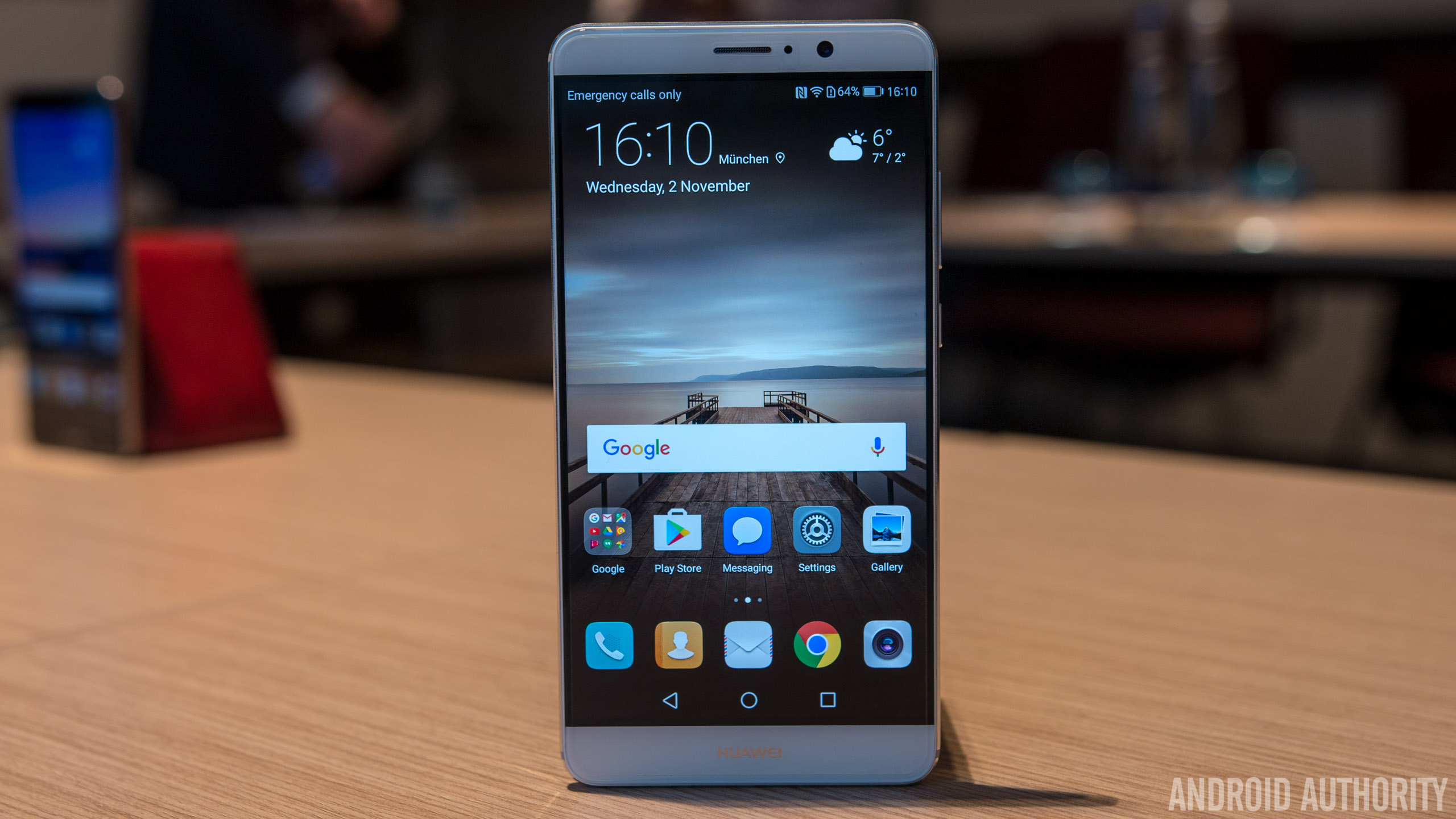 Huawei Mate 10 هم بر سر قیمت به جنگ با iPhone X می رود!