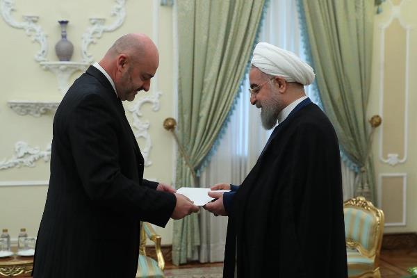 آماده توسعه همکاری‌ و روابط همه جانبه تهران – پراگ هستیم/ تا زمانی که طرف‌های مقابل نسبت به برجام پایبند باشند، به آن پایبند خواهیم بود
