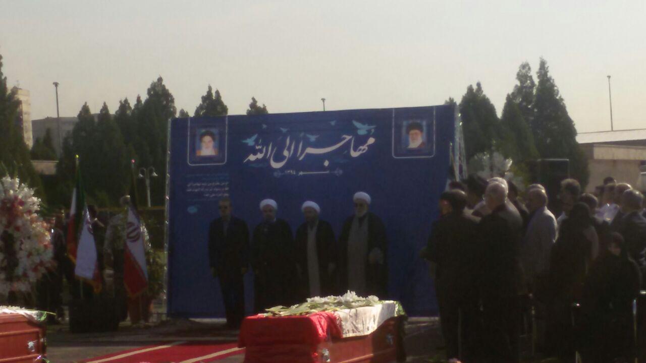 ادای احترام سران سه قوه به پیکر جان باختگان منا + عکس ادای احترام سران سه قوه به پیکر جان باختگان منا + عکس