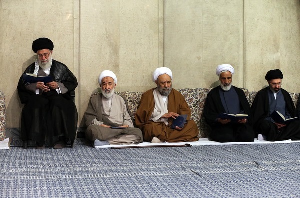 مراسم بزرگداشت جان‌باختگان فاجعه‌ی منا با حضور رهبر انقلاب برگزار شد