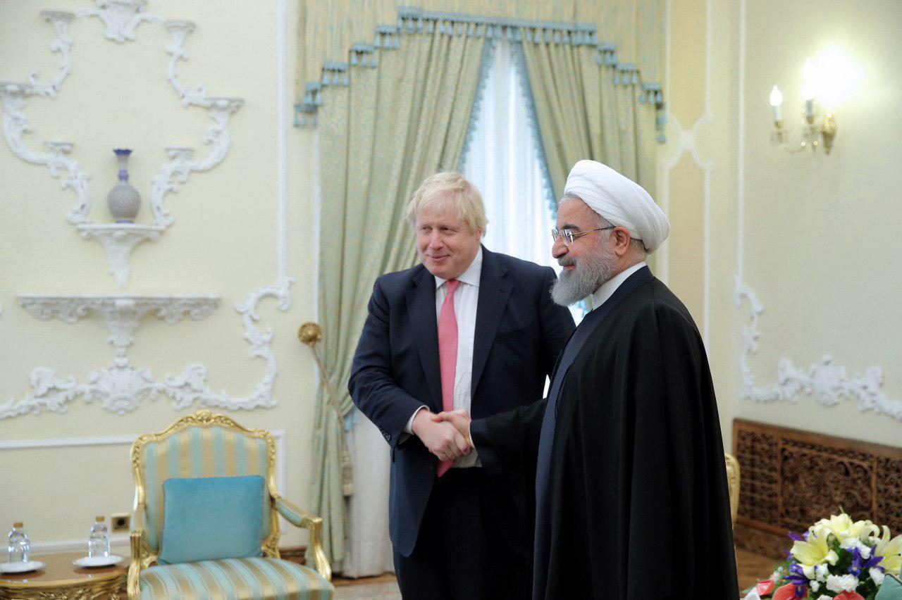 از روابط دوستانه و متوازن تهران – لندن استقبال می‌کنیم / ایران باید بتواند از منافع برجام بهره‌‌مند شود / تصمیم نادرست ترامپ در انتقال سفارتخانه آمریکا به قدس شریف، ریختن بنزین در آتش منطقه بود/تاکید بر ضرورت گسترش روابط و همکاری‌های بانکی ایران و انگلستان / گفتگوی لندن با تهران می‌تواند به همکاری برای ثبات بیشتر در منطقه منجر شود