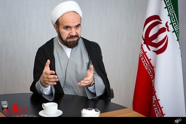 تشکل های اساتید نباید ضعف اطلاعاتی داشته باشند