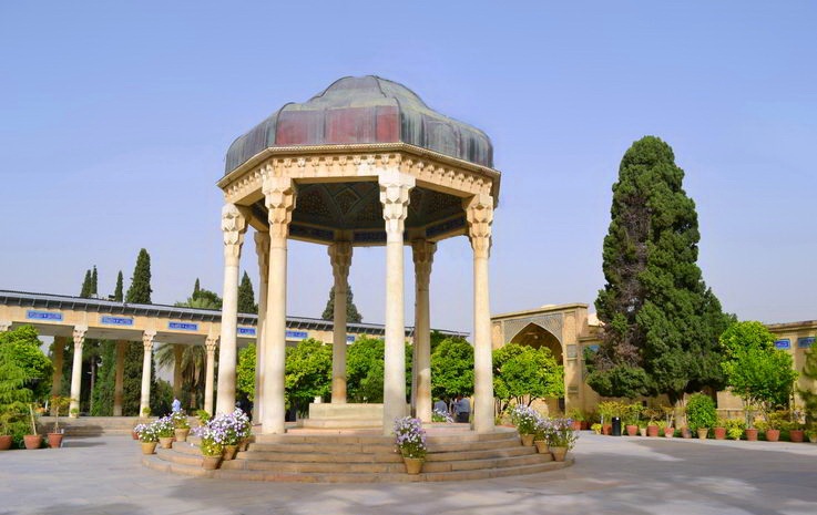 عرفان و رندی در شعر حافظ عرفان و رندی در شعر حافظ