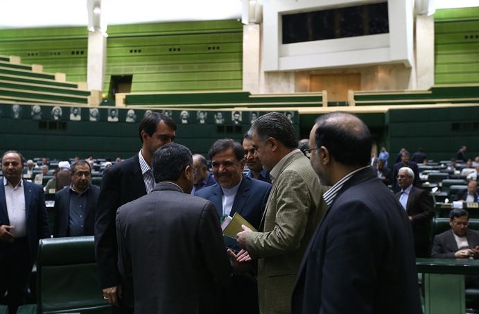 استیضاح وزیر راه رای نیاورد/ آخوندی وزیر ماند