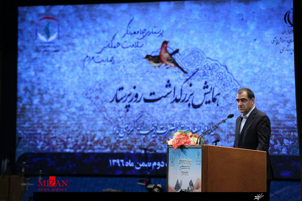 لزوم حمایت دولت و مجلس از پرستاران/ وزارتخانه را بر اساس ذائقه سیاسیون اداره نمی کنیم