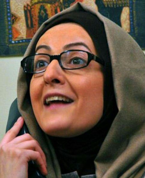 شقایق دهقان در ساختمان پزشکان شقایق دهقان در ساختمان پزشکان