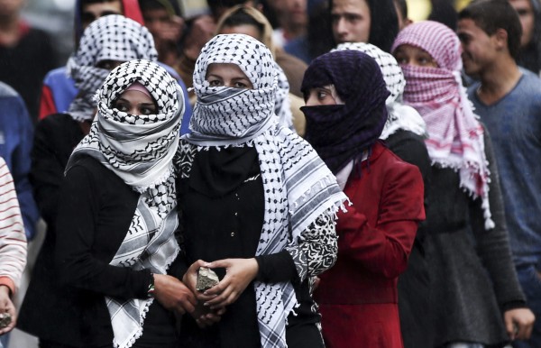 زنان مبارز فلسطینی به انتفاضه ضد صهیونیستی پیوستند+عکس زنان مبارز فلسطینی به انتفاضه ضد صهیونیستی پیوستند+عکس