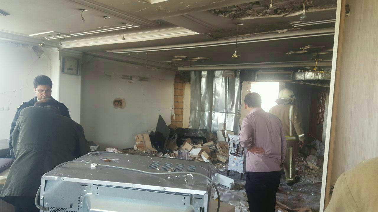 انفجار در منزل مسکونی در خیابان کارگر/ پنجره آشپزخانه به سه خیابان آنطرف تر پرتاب شد