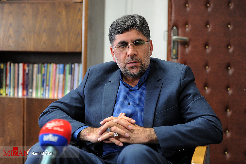 واردات ۱۲ میلیارد دلار قاچاق به کشور که معادل کل اعتبارات عمرانی کشور است / حدود ۴۳ تا ۴۲ بازارچه مرزی داریم/ ثبت نام نزدیک به ۴۵۰ هزار نفر از ۴ استان در سامانه طرح ساماندهی کوله بری/ امسال این را برای اولین بار ستاد اربعین در شهرستانها فعال می شود واردات ۱۲ میلیارد دلار قاچاق به کشور که معادل کل اعتبارات عمرانی کشور است / حدود ۴۳ تا ۴۲ بازارچه مرزی داریم/ ثبت نام نزدیک به ۴۵۰ هزار نفر از ۴ استان در سامانه طرح ساماندهی کوله بری/ امسال این را برای اولین بار ستاد اربعین در شهرستانها فعال می شود