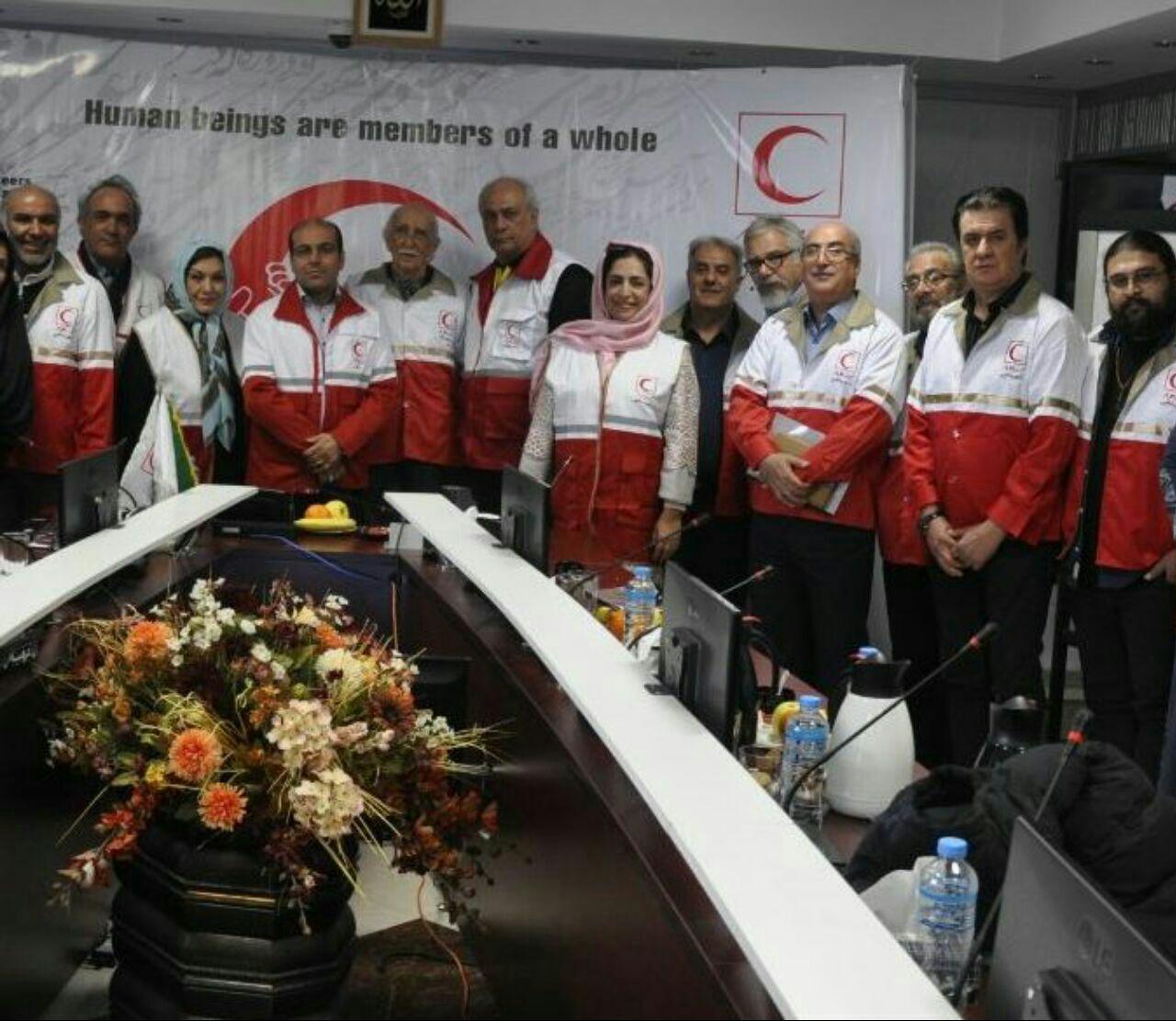 جلسه هم اندیشی با هنرمندان داوطلب هلال احمر 