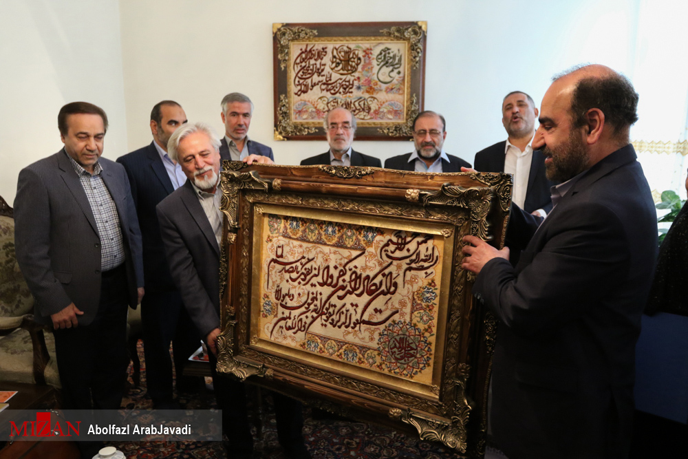 گرامیداشت چهل سالگی انقلاب اسلامی در خانه شاعر انقلابی/شعر حمید سبزواری در گذر زمان+عکس