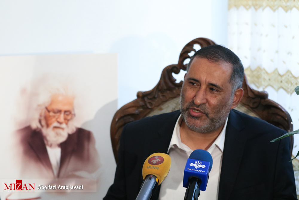 قزوه گرامیداشت چهل سالگی انقلاب اسلامی در خانه شاعر انقلابی/شعر حمید سبزواری در گذر زمان+عکس