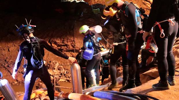 2 نفر از دانش‌آموزان گرفتار شده در غا تام لونگ نجات یافتند