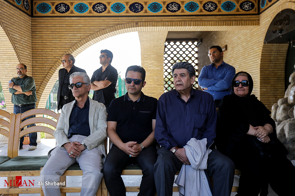 محمد عبادی پیکر محمد عبادی تشییع شد/وداع با پیشکسوت دوبلاژ