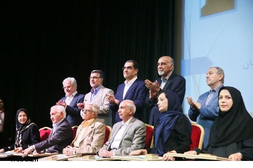 تقدیر از پزشکان منتخب کشور تقدیر از پزشکان منتخب کشور