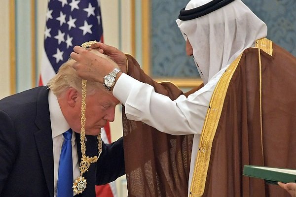نگاهی به اعمال جنایتکارانه سعودی‌ها در سه سال اخیر / از کشتن ۵ هزار کودک در یمن تا ویران کردن خانه‌های مردم در شرق عربستان / قطعه قطعه کردن یک منتقد، کوچکترین جنایت سعودی‌هاست