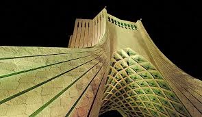 نشت آب و ریزش سقف برج آزادی در پی بارندگیهای اخیر تهران نشت آب و ریزش سقف برج آزادی در پی بارندگیهای اخیر تهران