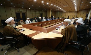 بر مبنای مسلمات مشترک ، اختلافات علمی را حل کنیم