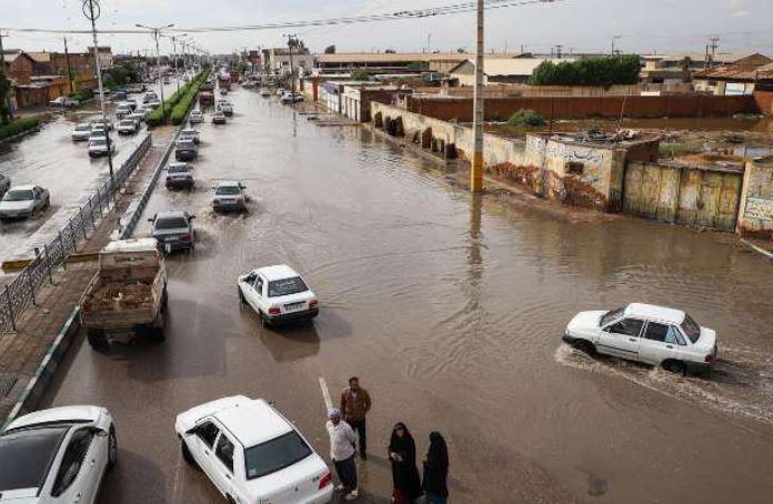 مدارس استان خوزستان بعلت بارندگی تعطیل شد