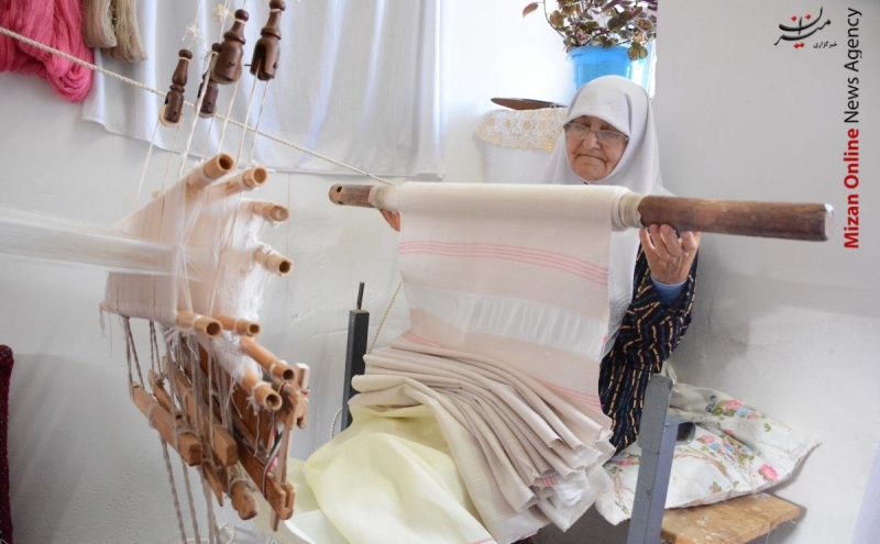 کاهش ۳۸ درصدی باران در یزد/ بازدید استاندار مرکزی از هپکو/ زندگی ۲۶ گونه پرنده مهاجر در تالاب بیشه دلان لرستان/حوله ای که جهانی شد