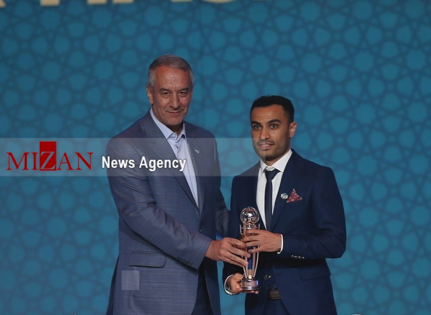 حسن‌زاده مرد سال فوتسال آسیا شد+ عکس
