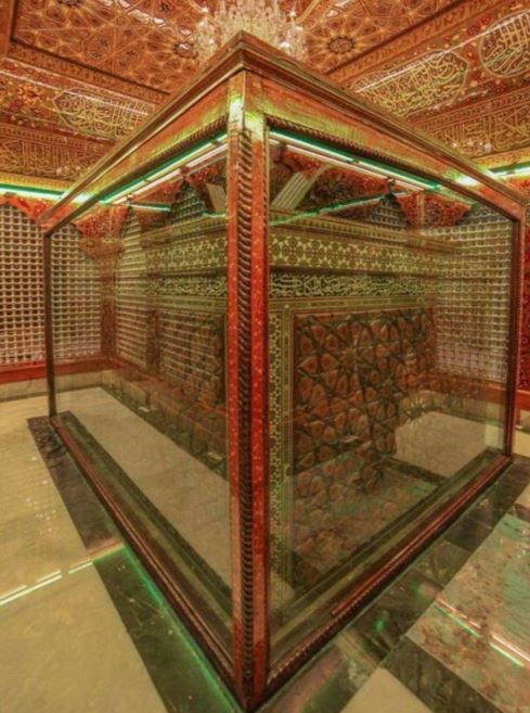 نمایی زیبا از درون ضریح حضرت عباس (ع)