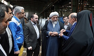 مشکلات بخش صنعت نیازمند همدلی و همراهی مسئولان است/ نگاه های سیاسی در ستاد اقتصاد مقاومتی جایگاهی ندارد